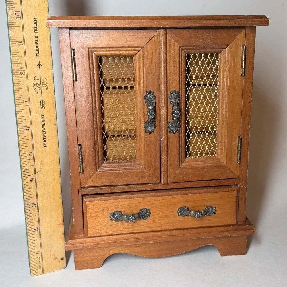 Vintage Music Jewelry Armoire Brown Wood Mesh Doors MCM Cottagecore‎ Grandmacore